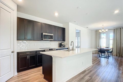 Casa en alquiler en Deltona, Florida, 4 dormitorios, 176.79 m2 № 2117250 - foto 4