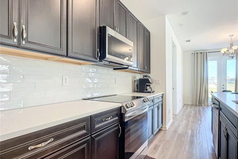 Casa en alquiler en Deltona, Florida, 4 dormitorios, 176.79 m2 № 2117250 - foto 5