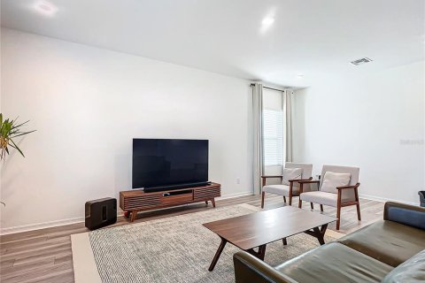 Casa en alquiler en Deltona, Florida, 4 dormitorios, 176.79 m2 № 2117250 - foto 13
