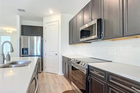 Casa en alquiler en Deltona, Florida, 4 dormitorios, 176.79 m2 № 2117250 - foto 8