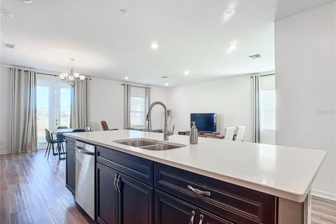 Casa en alquiler en Deltona, Florida, 4 dormitorios, 176.79 m2 № 2117250 - foto 6