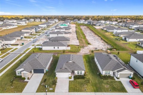 Casa en alquiler en Deltona, Florida, 4 dormitorios, 176.79 m2 № 2117250 - foto 2