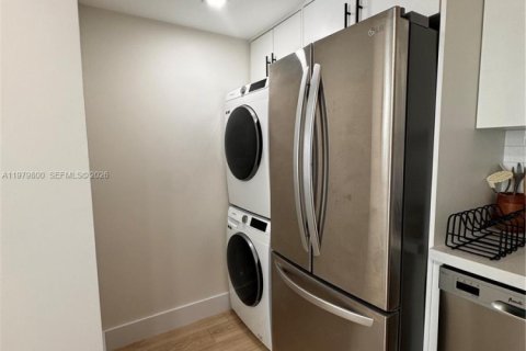 Copropriété à louer à Miami Beach, Floride: 1 chambre, 87.89 m2 № 2046169 - photo 11