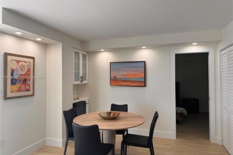 Copropriété à louer à Miami Beach, Floride: 1 chambre, 87.89 m2 № 2046169 - photo 8