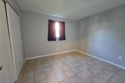 House in Stuart, Florida 3 bedrooms, 99.68 sq.m. № 1971307 - photo 5