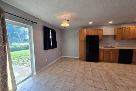 House in Stuart, Florida 3 bedrooms, 99.68 sq.m. № 1971307 - photo 9