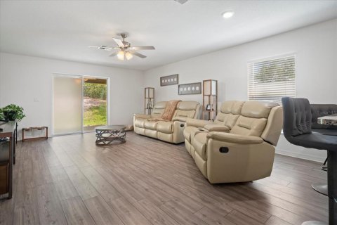 House in Deltona, Florida 4 bedrooms, 176.24 sq.m. № 1787337 - photo 21