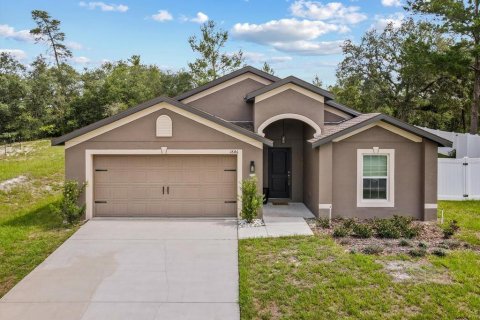 House in Deltona, Florida 4 bedrooms, 176.24 sq.m. № 1787337 - photo 1