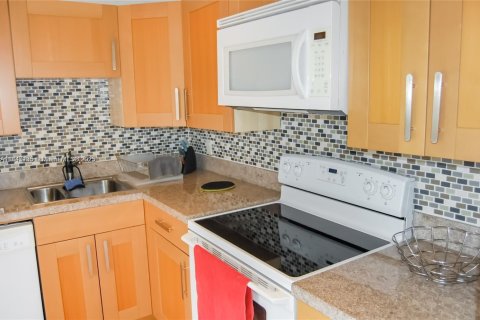 Condominio en venta en Aventura, Florida, 1 dormitorio, 68.84 m2 № 1979239 - foto 4