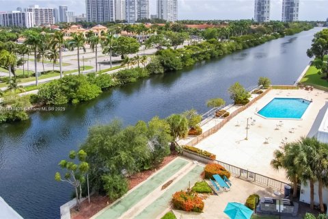 Condominio en venta en Aventura, Florida, 1 dormitorio, 68.84 m2 № 1979239 - foto 10