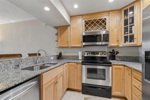 Townhouse in Clearwater, Florida 3 bedrooms, 157.93 sq.m. № 2216246 - photo 5