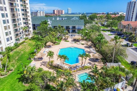 Townhouse in Clearwater, Florida 3 bedrooms, 157.93 sq.m. № 2216246 - photo 3