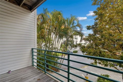 Townhouse in Clearwater, Florida 3 bedrooms, 157.93 sq.m. № 2216246 - photo 10