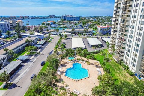 Townhouse in Clearwater, Florida 3 bedrooms, 157.93 sq.m. № 2216246 - photo 29