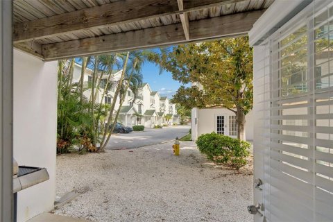 Townhouse in Clearwater, Florida 3 bedrooms, 157.93 sq.m. № 2216246 - photo 27