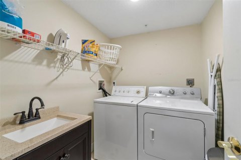 Townhouse in Clearwater, Florida 3 bedrooms, 157.93 sq.m. № 2216246 - photo 23