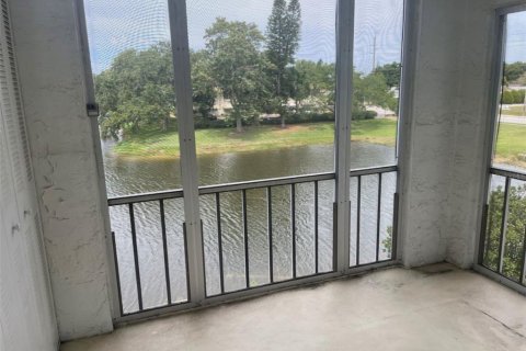 Condominio en alquiler en Saint Petersburg, Florida, 1 dormitorio, 59.46 m2 № 1681327 - foto 12