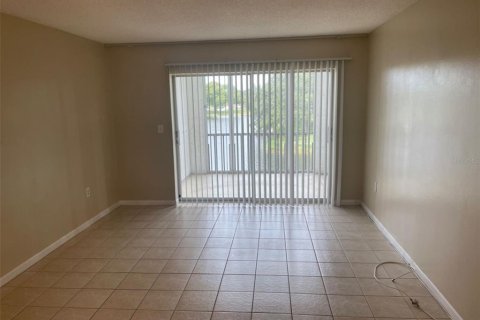 Condominio en alquiler en Saint Petersburg, Florida, 1 dormitorio, 59.46 m2 № 1681327 - foto 2