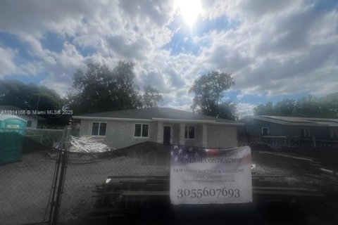 House in Miami Gardens, Florida 4 bedrooms № 1971506 - photo 5