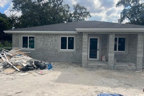 House in Miami Gardens, Florida 4 bedrooms № 1971506 - photo 7