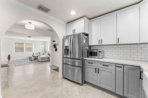 House in Delray Beach, Florida 4 bedrooms, 141.03 sq.m. № 2394799 - photo 12