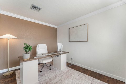 House in Delray Beach, Florida 4 bedrooms, 141.03 sq.m. № 2394799 - photo 17