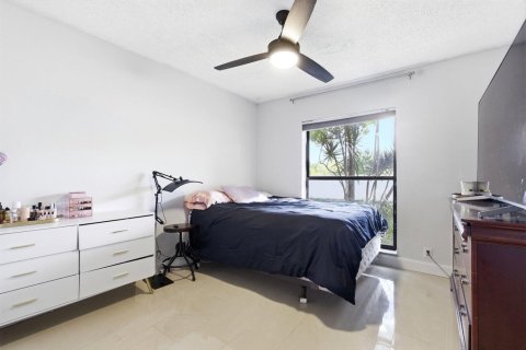 Touwnhouse à vendre à Boca Raton, Floride: 3 chambres, 147.81 m2 № 2153630 - photo 17