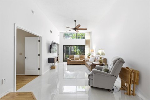 Touwnhouse à vendre à Boca Raton, Floride: 3 chambres, 147.81 m2 № 2153630 - photo 10