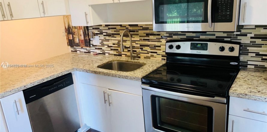 Condo in Sunrise, Florida, 1 bedroom № 1872716