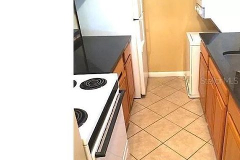 Apartamento en alquiler en Crescent City, Florida, 2 dormitorios, 69.68 m2 № 1883140 - foto 4