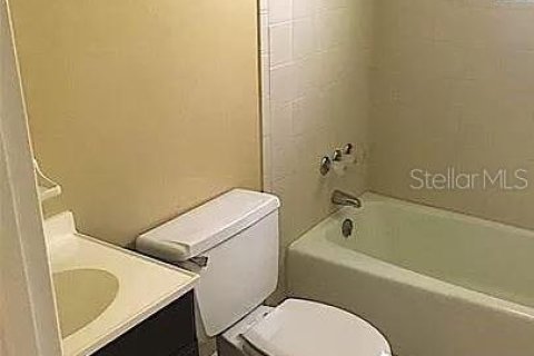 Apartamento en alquiler en Crescent City, Florida, 2 dormitorios, 69.68 m2 № 1883140 - foto 5