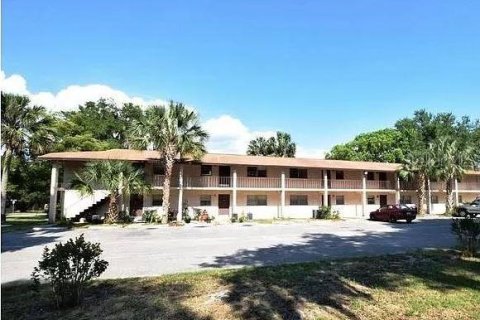 Apartamento en alquiler en Crescent City, Florida, 2 dormitorios, 69.68 m2 № 1883140 - foto 1