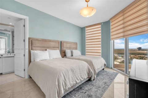 Copropriété à louer à Sunny Isles Beach, Floride: 3 chambres, 257.8 m2 № 1999865 - photo 13
