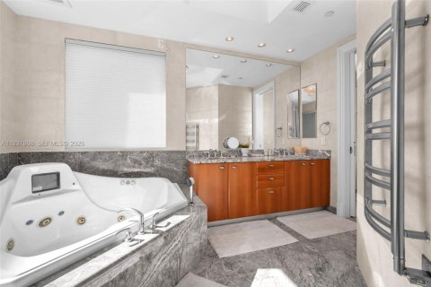 Copropriété à louer à Sunny Isles Beach, Floride: 3 chambres, 257.8 m2 № 1999865 - photo 10