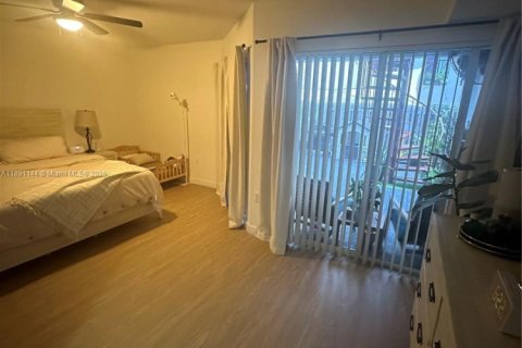 Condo in Miami, Florida, 3 bedrooms  № 1943696 - photo 16