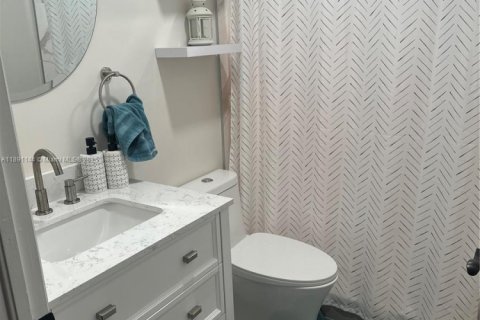 Condo in Miami, Florida, 3 bedrooms  № 1943696 - photo 3