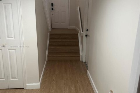 Condo in Miami, Florida, 3 bedrooms  № 1943696 - photo 11