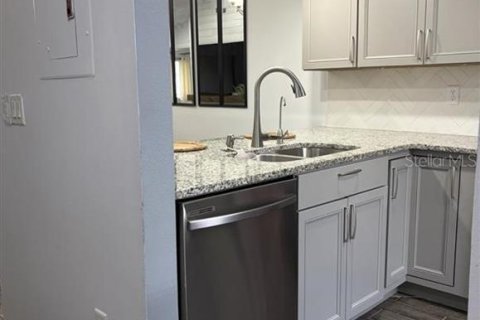 Condo in Kissimmee, Florida, 2 bedrooms  № 2149058 - photo 11