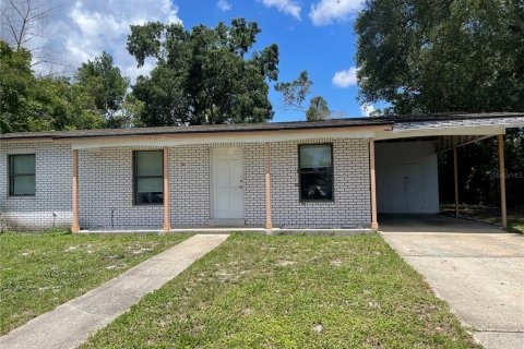 House in Deltona, Florida 2 bedrooms, 82.03 sq.m. № 1894101 - photo 1