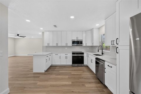 Villa ou maison à vendre à Lakeland, Floride: 4 chambres, 157.38 m2 № 2361333 - photo 6