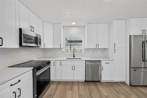 Villa ou maison à vendre à Lakeland, Floride: 4 chambres, 157.38 m2 № 2361333 - photo 9