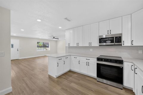 Villa ou maison à vendre à Lakeland, Floride: 4 chambres, 157.38 m2 № 2361333 - photo 8