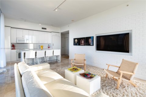 Condo in Miami, Florida, 3 bedrooms  № 1974583 - photo 4