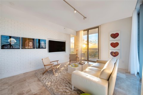 Condo in Miami, Florida, 3 bedrooms  № 1974583 - photo 3