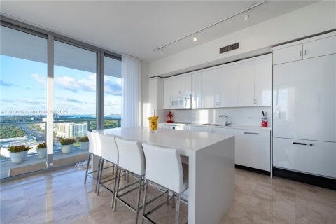 Condo in Miami, Florida, 3 bedrooms  № 1974583 - photo 7