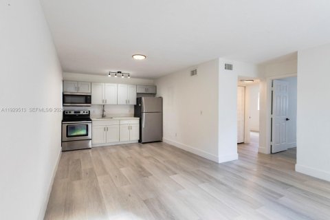 Снять в аренду виллу или дом в Майами, Флорида 2 спальни, 486.71м2, № 1987651 - фото 6