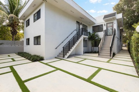 Снять в аренду виллу или дом в Майами, Флорида 2 спальни, 486.71м2, № 1987651 - фото 12