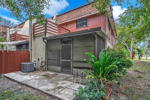 Townhouse in Hollywood, Florida 2 bedrooms, 113.71 sq.m. № 2023404 - photo 5