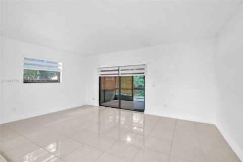 Townhouse in Hollywood, Florida 2 bedrooms, 113.71 sq.m. № 2023404 - photo 12