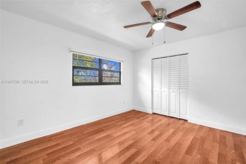 Townhouse in Hollywood, Florida 2 bedrooms, 113.71 sq.m. № 2023404 - photo 24